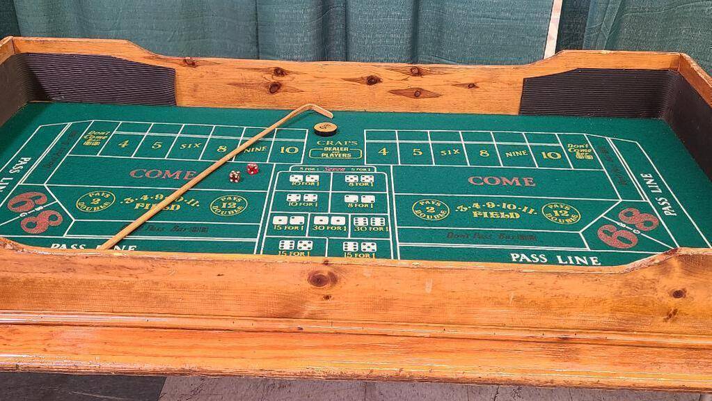 Craps Game Board, Table Top Unit w/ Drink Rails